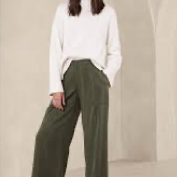Banana Republic Pants - Banana Republic Green Wide Leg Pants